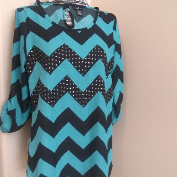 *5/$25 sale* Rue 21 chevron studded tunic blouse - Picture 2 of 4